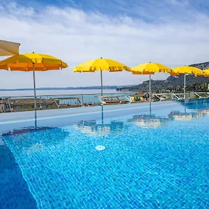 Sky Pool Sole Hotell Garda (Verona)